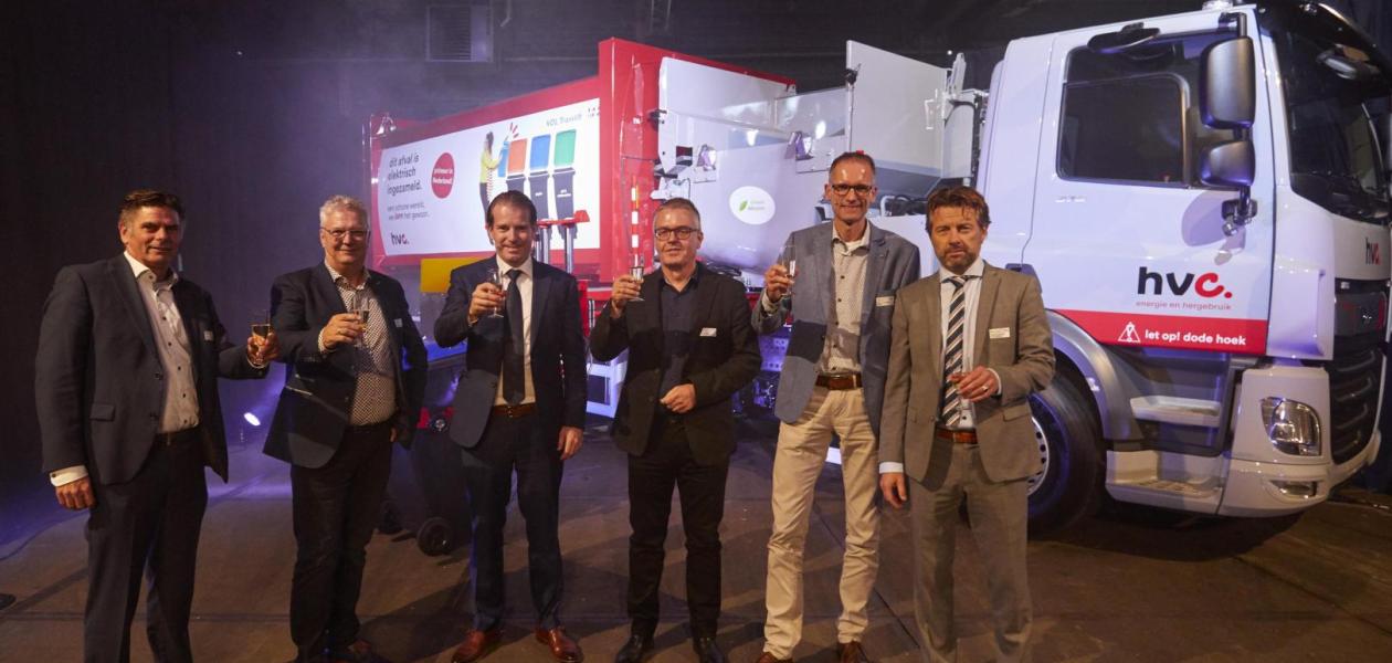 VDL presents first electric vehicles for waste collection 