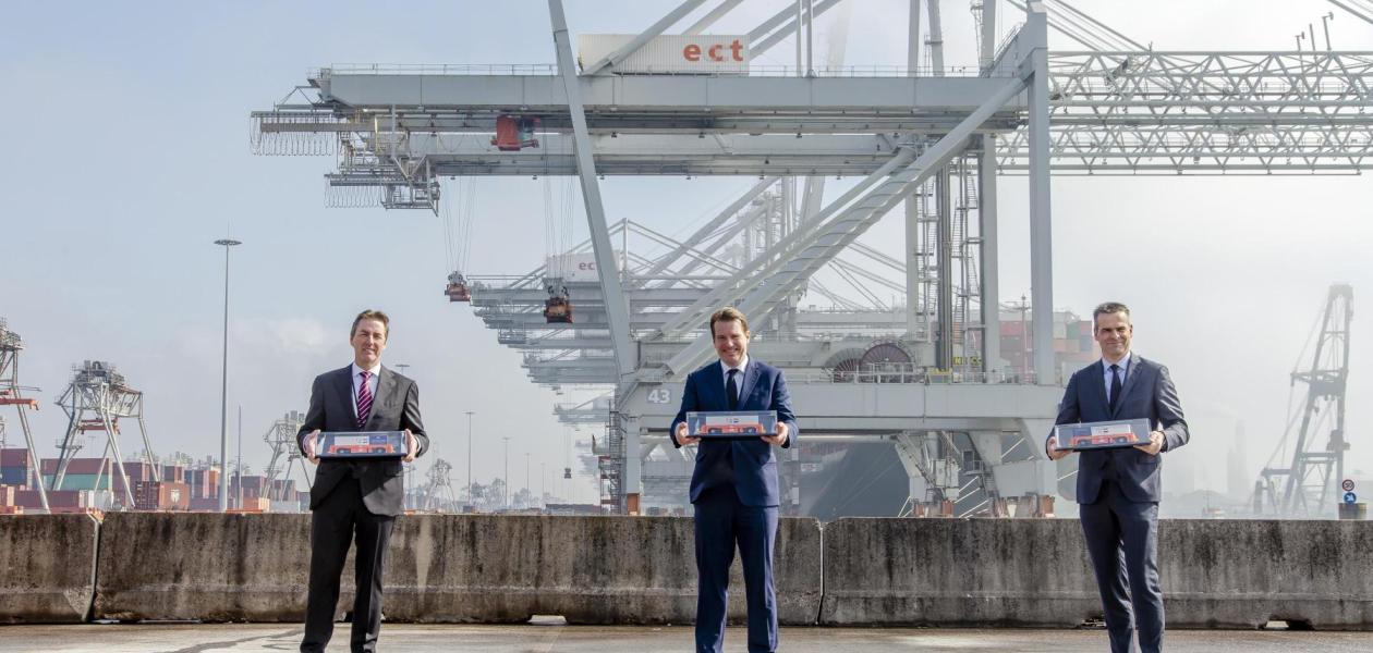 VDL acquires order for 77 automated guided vehicles for Port of Rotterdam  